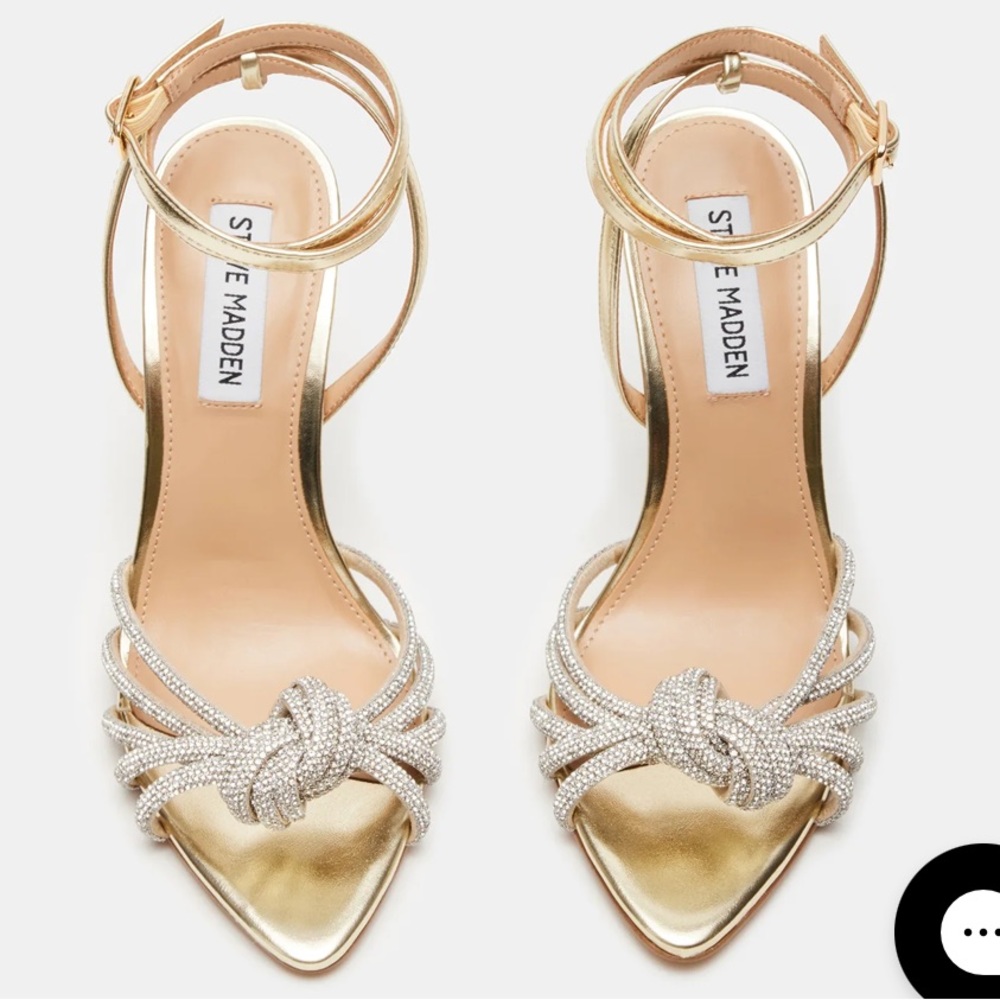 NEW NEVER WORN Steve Madden size 6, Gold